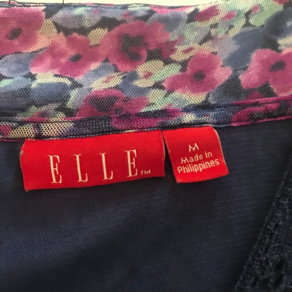 Elle Purple Floral Center Ruched V-Neck Flirty Top - Picture 6 of 6